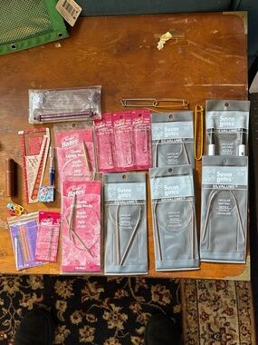 Bates Silvalume Circular Knitting Needles with Pink and Gold Accents